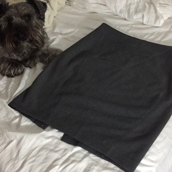 Loft heather grey pencil skirt. Perfect for work. - Picture 6 of 8